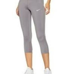 Nike Crop tight Fit Athletic tights